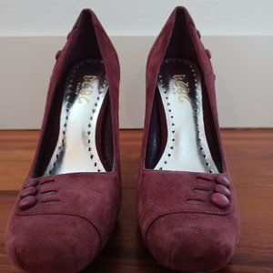 BCBG Paris, crushed velvet plum colored heels size 6